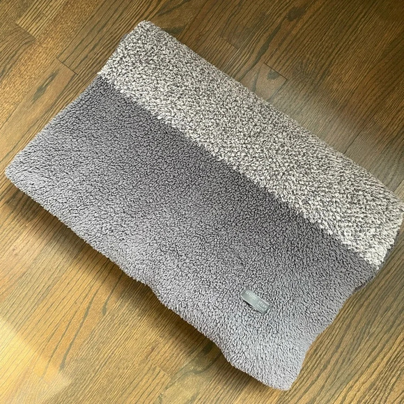 BAREFOOT DREAMS CozyChic® Blanket with Heathered Stripe - Picture 6 of 7